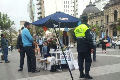 Empujones y entredicho entre jubilados y militantes