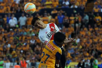 River se hizo fuerte en México y quedó a un paso del título