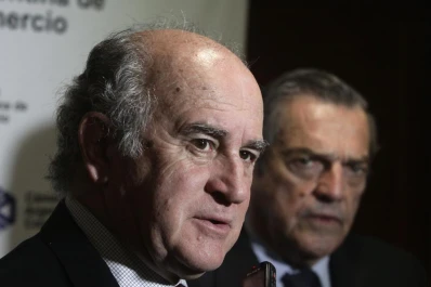 Parrilli anunció que se convocará a personal especializado para la AFI