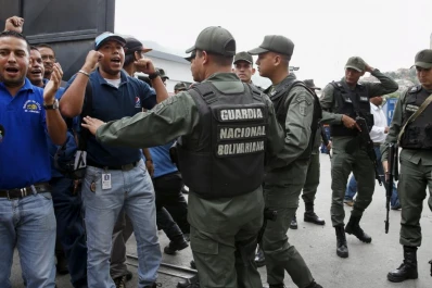 Maduro expropia plantas de distribución de alimentos