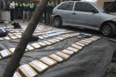 Hallaron un descomunal cargamento de droga en Villa 9 de Julio
