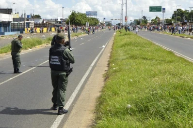 Maduro afirma que los saqueos fueron inducidos por la derecha
