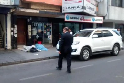 Desmienten que Manzur haya llamado a la Policía para informar sobre dos indigentes que dormían en la calle
