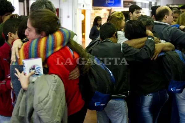 Llegó a Tucumán el resto de los estudiantes de la tragedia de Córdoba