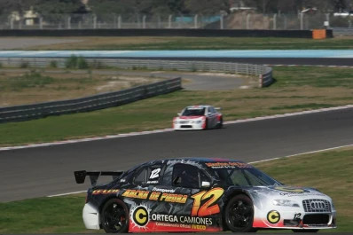 Entre libros y motores