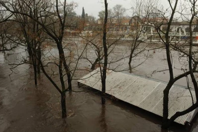 Buenos Aires: cambian las sedes de votación por el temporal en 21 ciudades