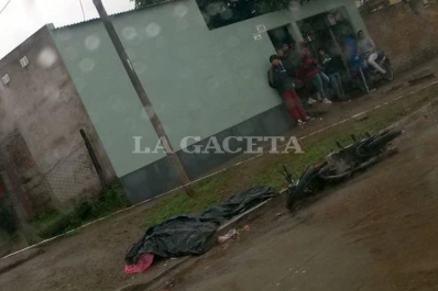 Un hombre murió al caer de su moto en Villa Muñecas