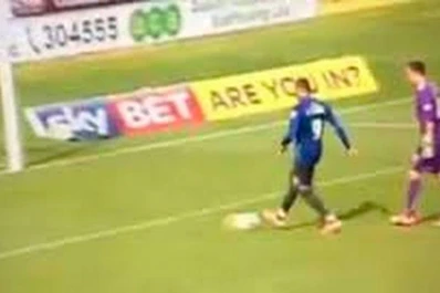 Un gol sin querer y un premio al Fair Play