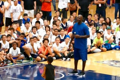 ¿Futuro crack? El niño que dejó con la boca abierta al propio Michael Jordan