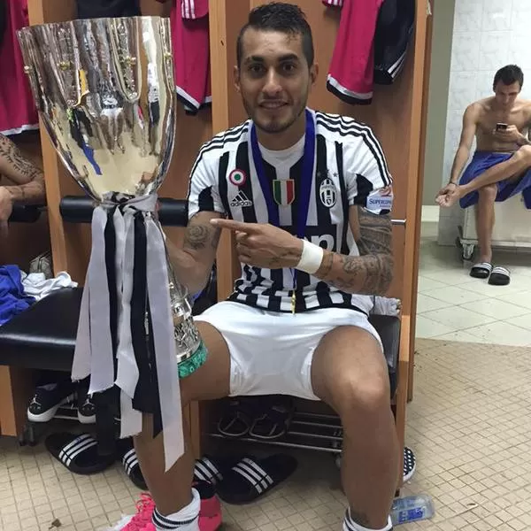 MEJOR, IMPOSIBLE. Pereyra fue otra vez campeón con Juventus y lo disfrutó. FOTO DE @AXEM015