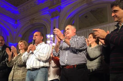 El oficialismo festejó a pleno los 40 puntos de ventaja de Alperovich