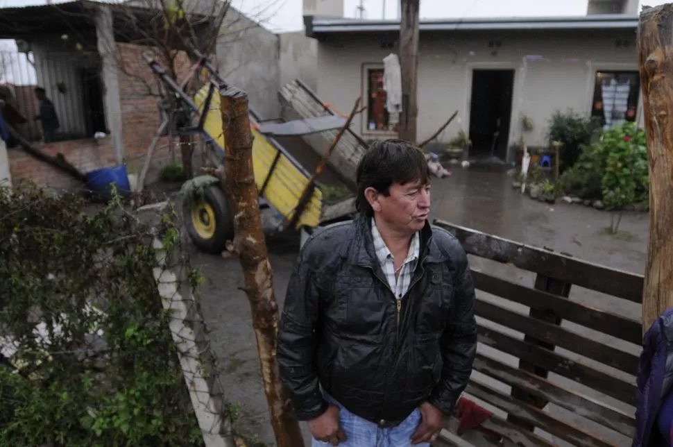 PAPÁ DE JOSÉ DANIEL. José “Gringo” Palavecino ayer, en el “130 viviendas”. la gaceta / foto de analía jaramillo 