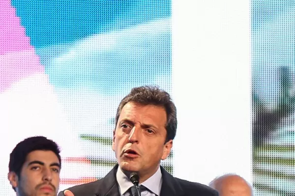Massa aspira al balotaje y a descontarle puntos al macrismo