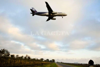 Una protesta de pilotos provoca la cancelación de vuelos, entre ellos, a Tucumán
