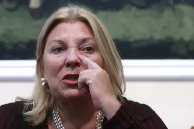 Carrió: si gana Aníbal Fernández me voy del país con toda mi familia