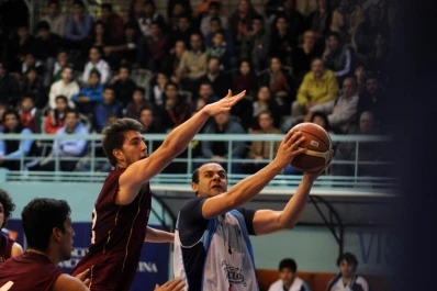 Sorpresivo y comprometedor