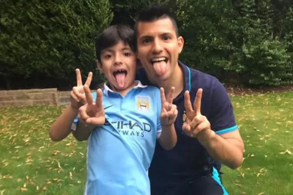 El Kun Agüero y un saludo especial por el día del niño