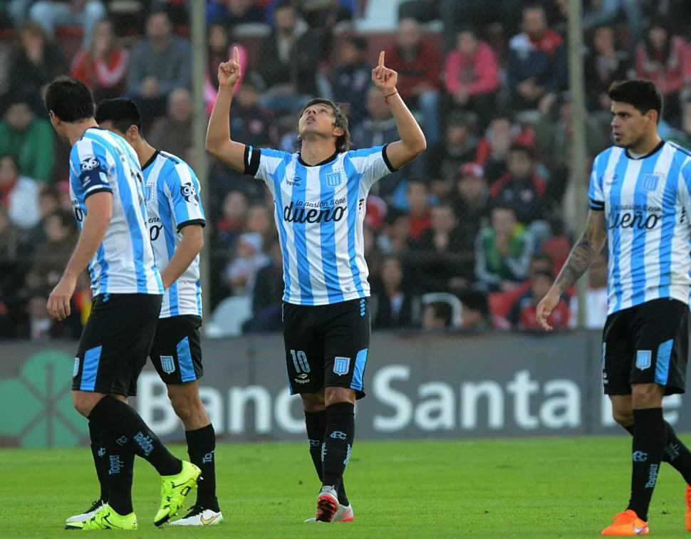 ABRIÓ EL MARCADOR. El paraguayo Romero marcó el primer gol en Santa Fe. TÉLAM