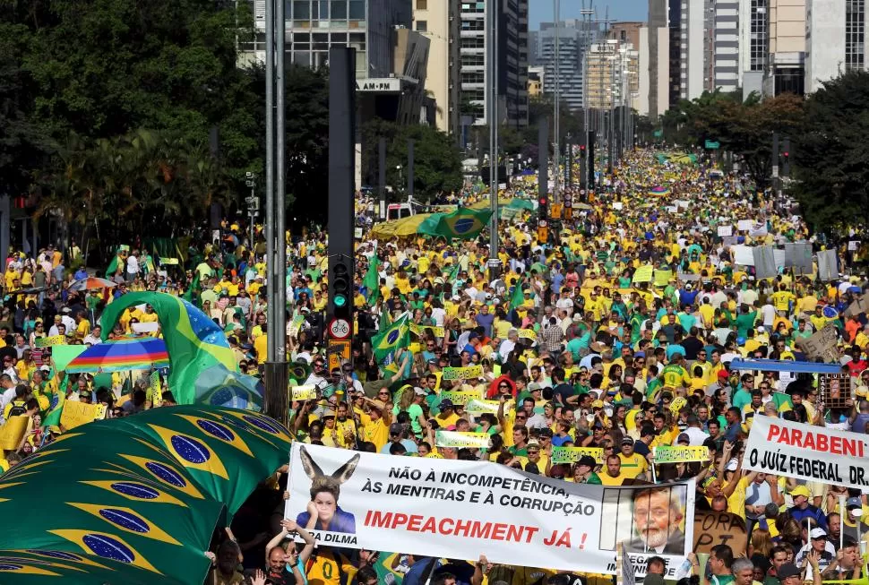 GRAN MANIFESTACIÓN. San Pablo, bastión histórico de las revueltas contra Dilma Rousseff, fue el escenario de la mayor concentración de ayer. reuters
