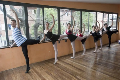 Bailan, ganan medallas y van por más