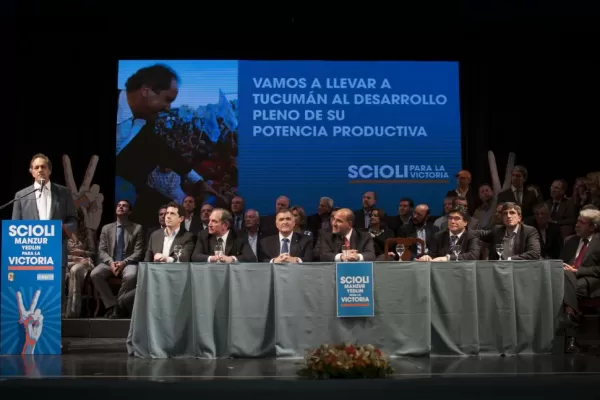 Fuerte apoyo del kirchnerismo y del PJ a Manzur