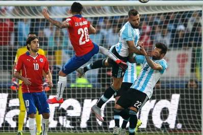 Charles Aránguiz estará más de seis meses fuera de las canchas