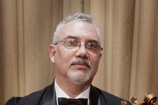 La batuta es de Tolcachir, y el violín, de Carlos del Lungo