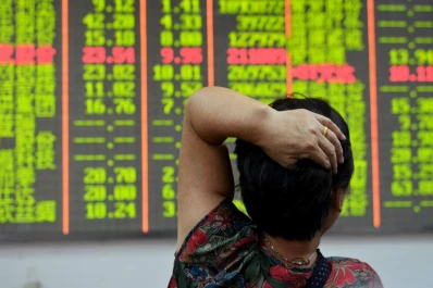 El “blue” trepó a $ 15,55 y China golpeó a mercados internacionales