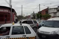 Un ejército de autos recorre las calles de Tucumán, desde las 8