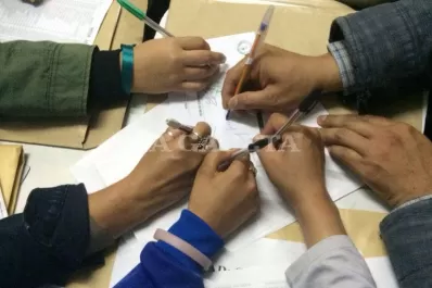 La abundancia de fiscales demoró el inicio de los comicios