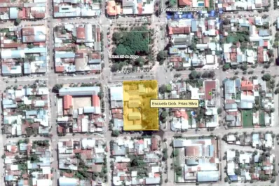 Se disfrazaron de policías, recorrían una escuela y fueron aprehendidos