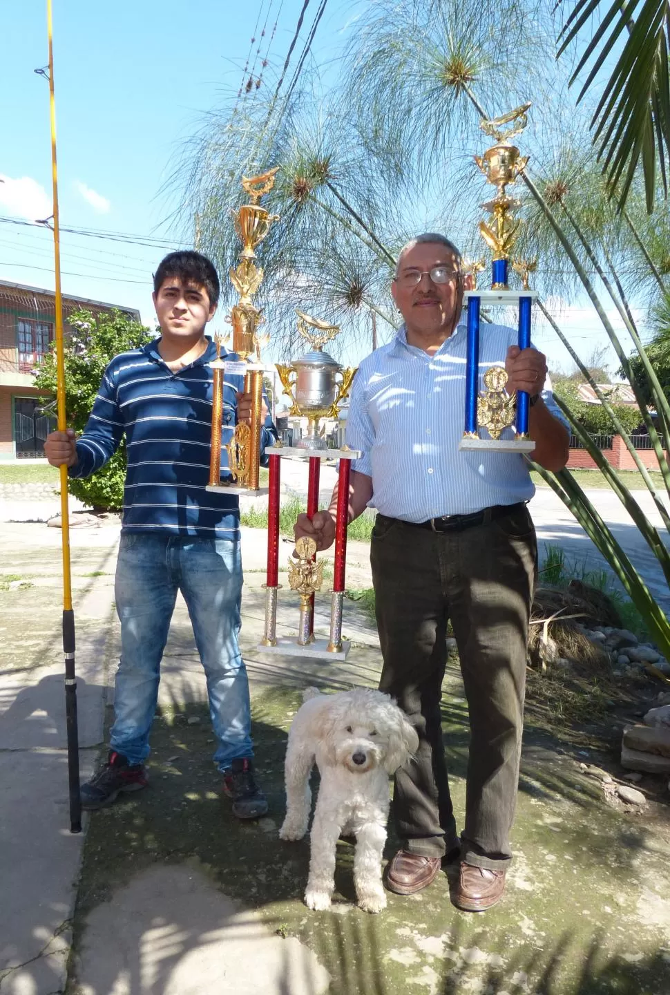 CON AYUDA. El “Mexicano” González muestra algunos de los trofeos que ganó. LA GACETA / FOTO DE OSVALDO RIPOLL