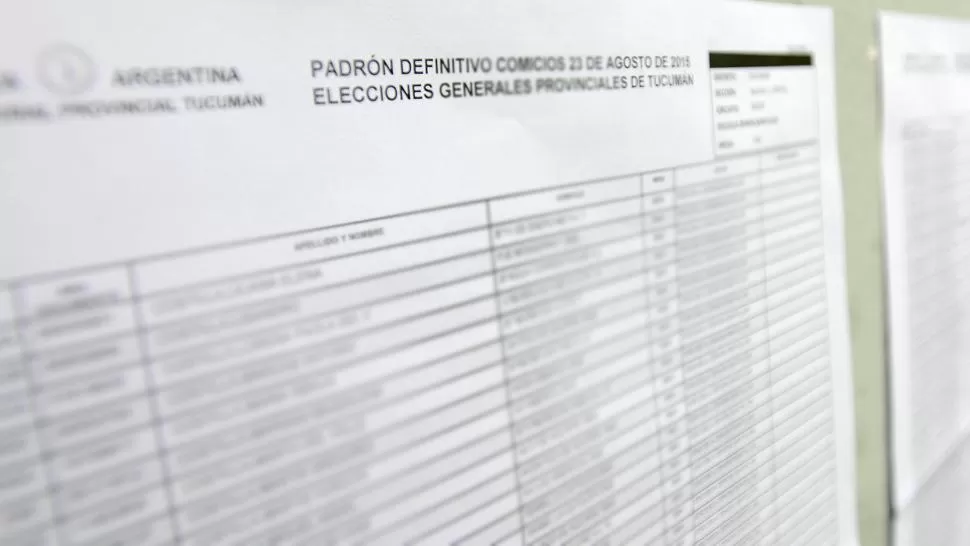 SE FUERON ESPOSADOS. Las cuatro personas intentaron votar a pesar de tener pedido de captura. LA GACETA / FOTO DE ANALÍA JARAMILLO