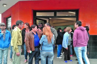 En Famaillá hubo choferes que se alquilaron hasta a tres candidatos