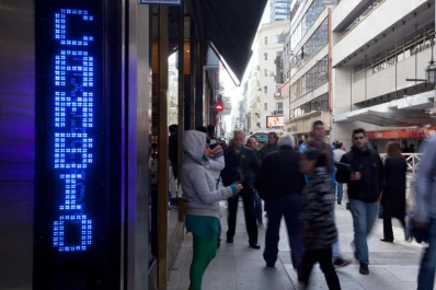 El “blue” saltó a $ 16 y quebró otro récord