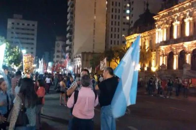 Cientos de tucumanos vuelven a reclamar por transparencia en el escrutinio