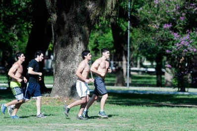 ¿Y el invierno?: las máximas llegarán a 33° el fin de semana