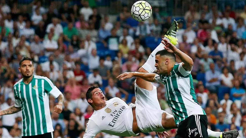 GOLEADOR. James Rodríguez marcó doblete en la goleada de Real Madrid. (REUTERS)