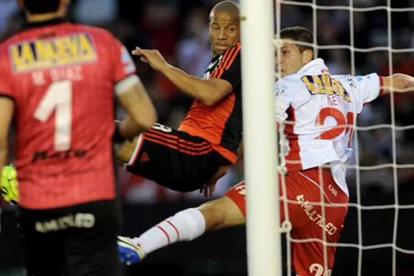 River no pudo romper la paridad contra Huracán