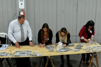 Conteo final: Manzur supera a Cano con el impulso del interior