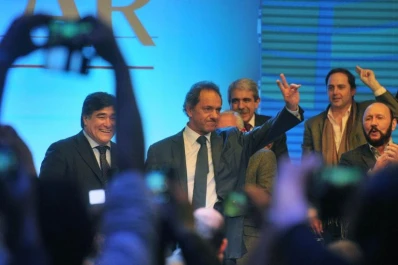 El escrutinio definitivo de las PASO dejó a Scioli con el 38,67% de los votos y a Macri con el 30,12%