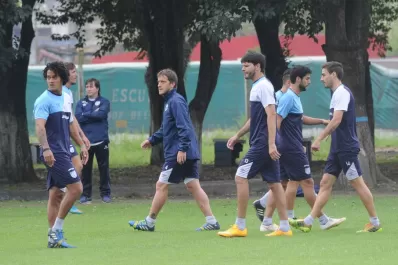 Renovado y en condiciones, Quiroga espera su chance en Atlético