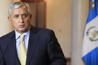 Acusado de graves actos de corrupción, renunció el presidente de Guatemala