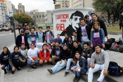 Pintan un mural en homenaje a Ariel Velázquez, el militante asesinado en Jujuy