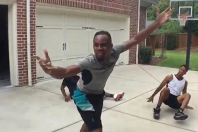 El imitador de estrellas de la NBA no se olvidó de Ginóbili