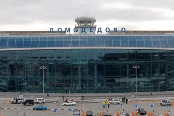 Un incendio en un aeropuerto de Moscú obliga a evacuar 3.000 personas