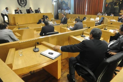 Amaya anunció el pago para contratados políticos