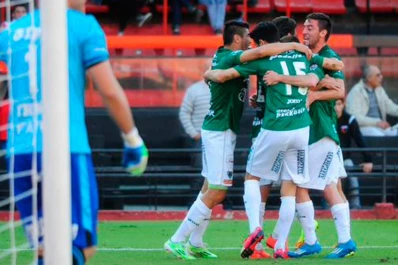 Colón volvió a caer, Sarmiento aprovechó y ganó