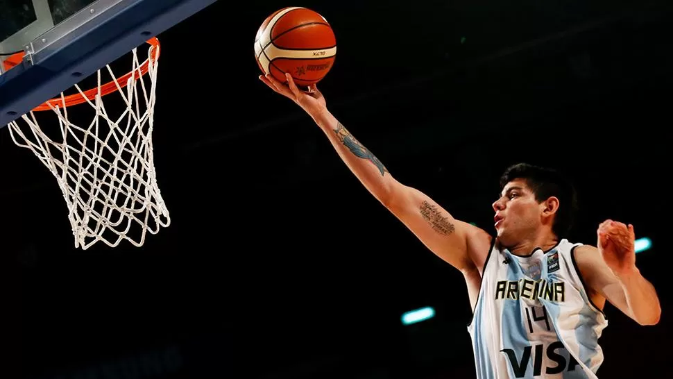 ROCE INTERNACIONAL. En su primera incursión con la Selección mayor, Gabriel Deck mostró sus recursos.
FOTO DE REUTERS