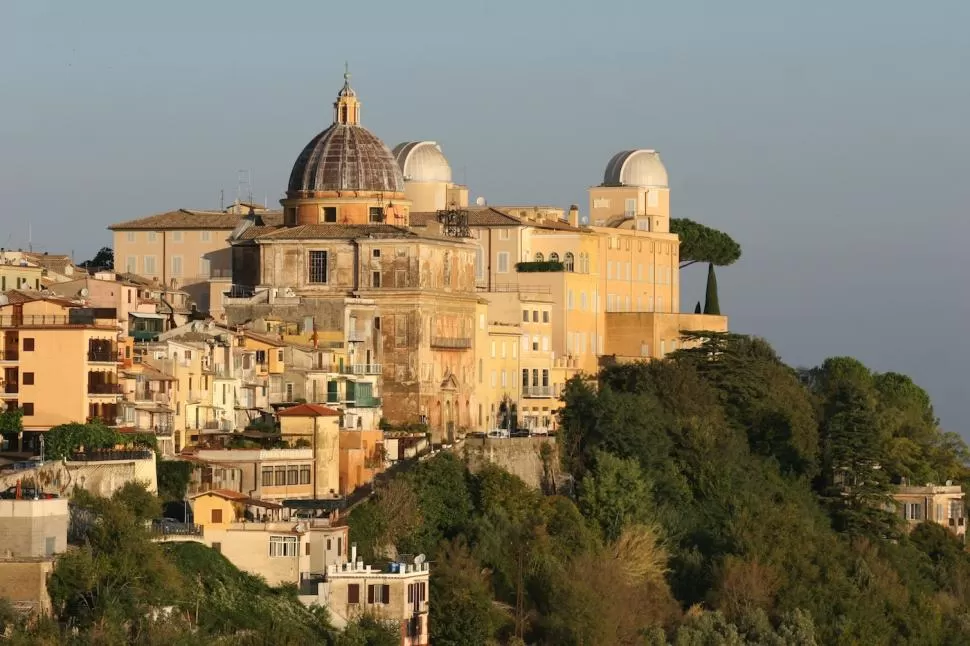 HISTORICO. Francisco no usa Castel Gandolfo como residencia de verano; ahora la abre al público. openariccia.com